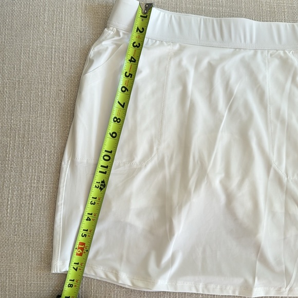 Belyn Key Golf Skort Size medium - Picture 6 of 6
